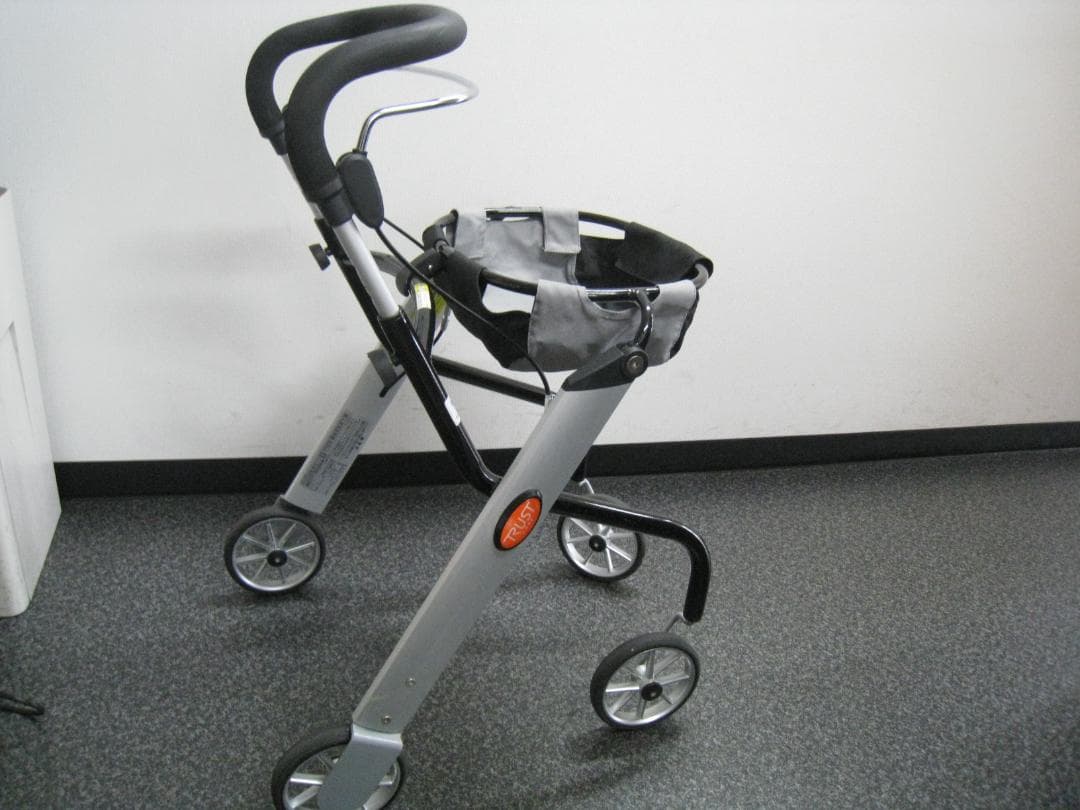 竹虎　室内向け 四輪歩行車 レッツゴーミニ 歩行車 歩行器 高齢者 ③