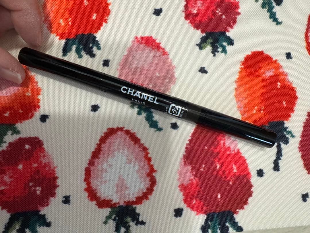 【新品未使用】CHANEL スティロスルスィルウォータープルーフ 810