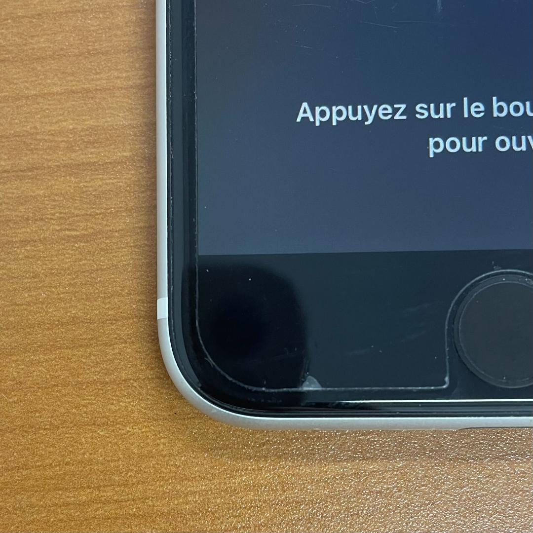 ま*ー様 動作確認済み iPhone SE 第2世代 64GB ID:G7700