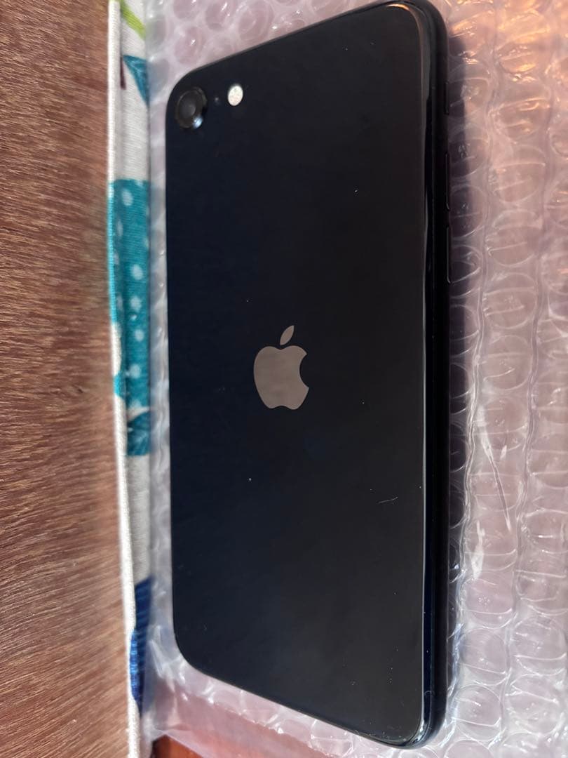 Apple iPhone SE (第3世代)ミッドナイト