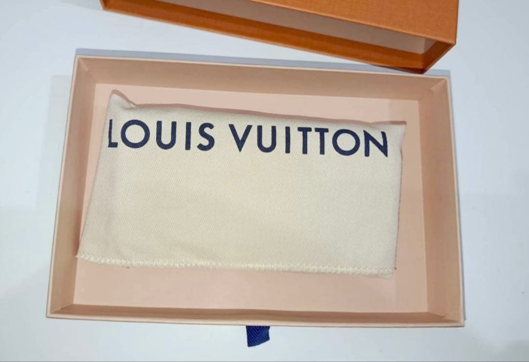 【Louis Vuitton】IPHONE・バンパー 17 PRO