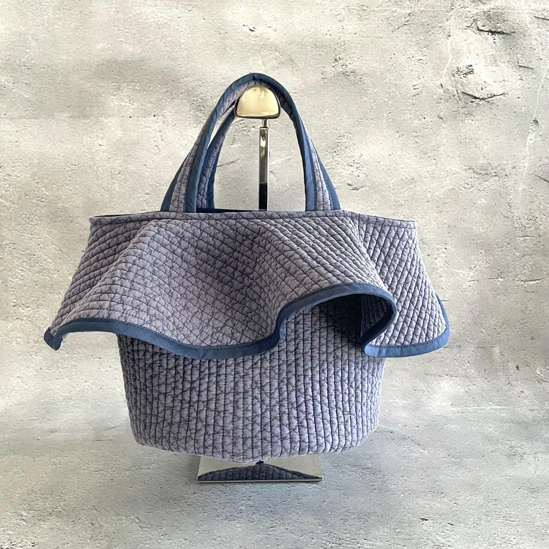 フレアフリル付き丸底トートバッグ　ヌビバッグ　ネイビー　ハンドメイド