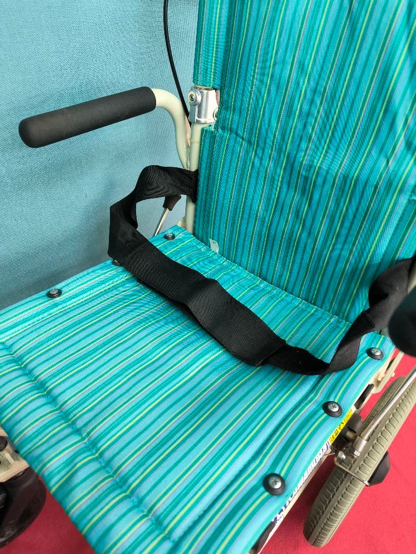 旅行、お出かけに最適！カワムラ　アルミ簡易車いす 旅ぐるま　KA6
