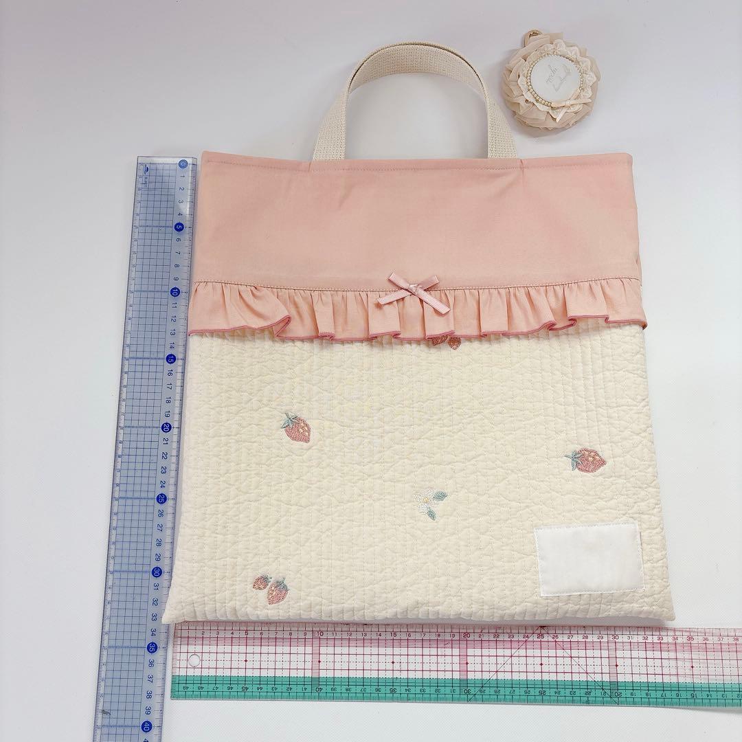 ちな様　レッスンバッグ　上履き袋　体操着袋　ヌビ　キルト　いちご　刺繍生地
