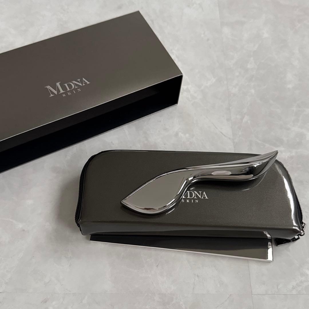 MDNA SKIN マグネティックフロー(専用ケース付き